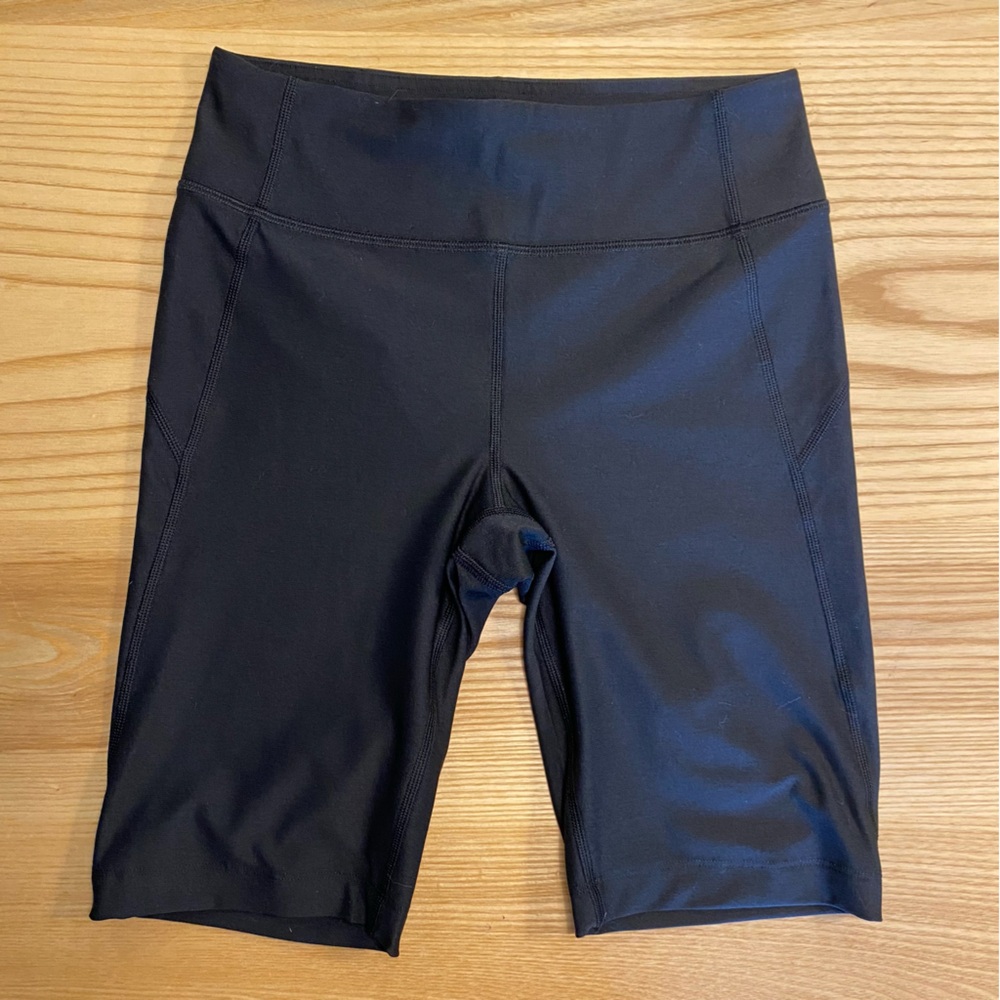 NWOT OUTDOOR VOICES BIKER SHORTS - black - size SMALL